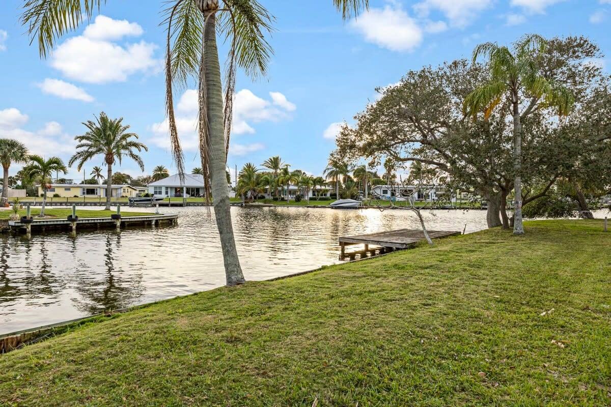 485 N Shore Dr #1 - Photo 5 of 19