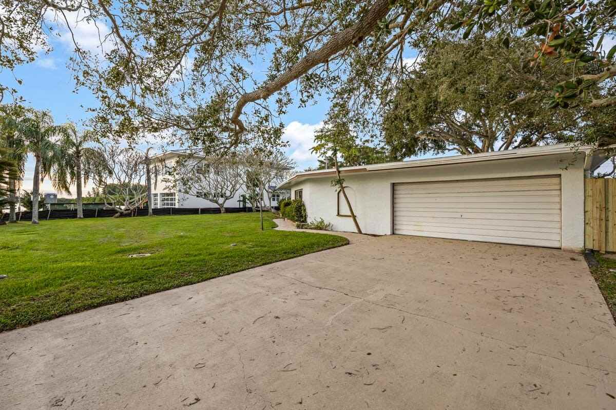 485 N Shore Dr #1 - Photo 4 of 19