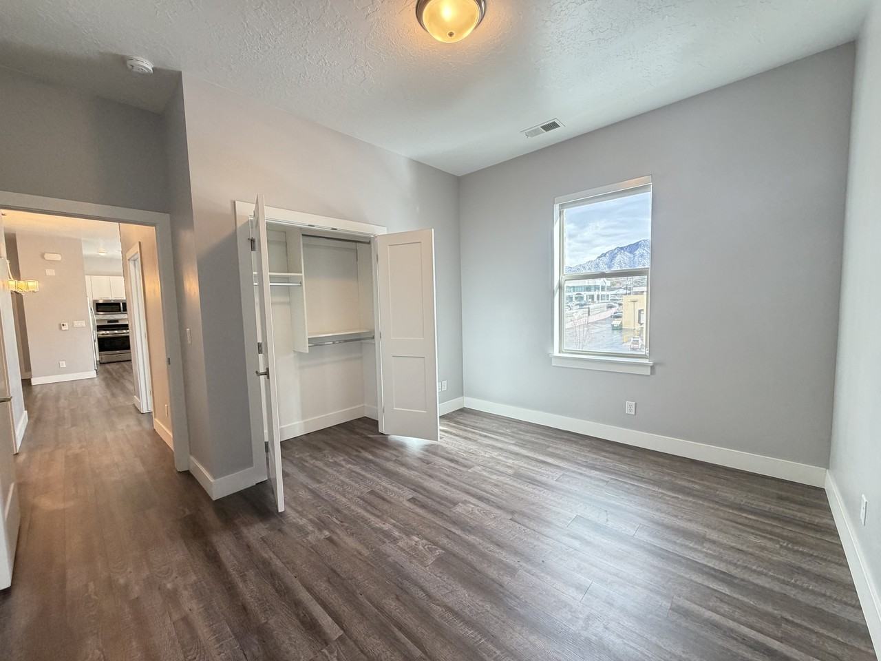 1741 E Murray Holladay RdMillcreek UT 84117 #C303 - Photo 4 of 18