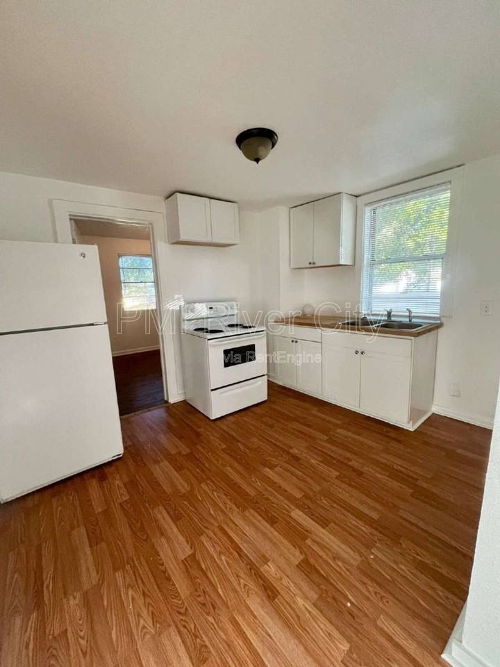 2581 Orion St - Photo 2 of 10