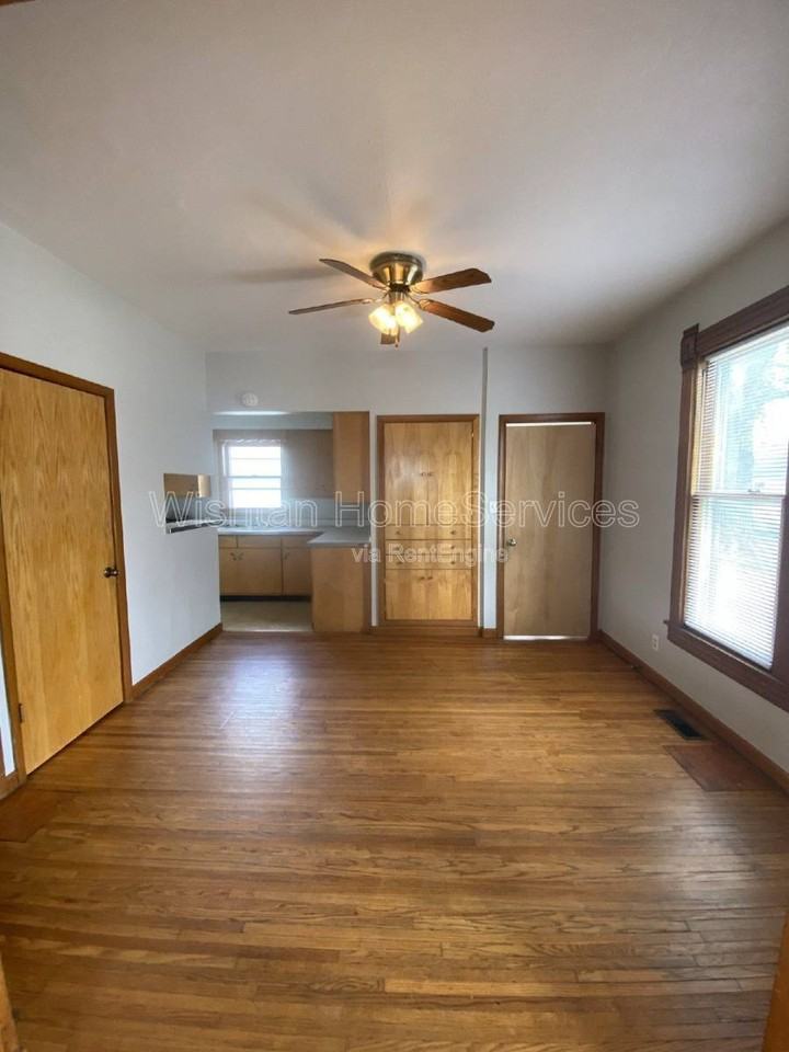 516 W Murray St - Photo 5 of 10