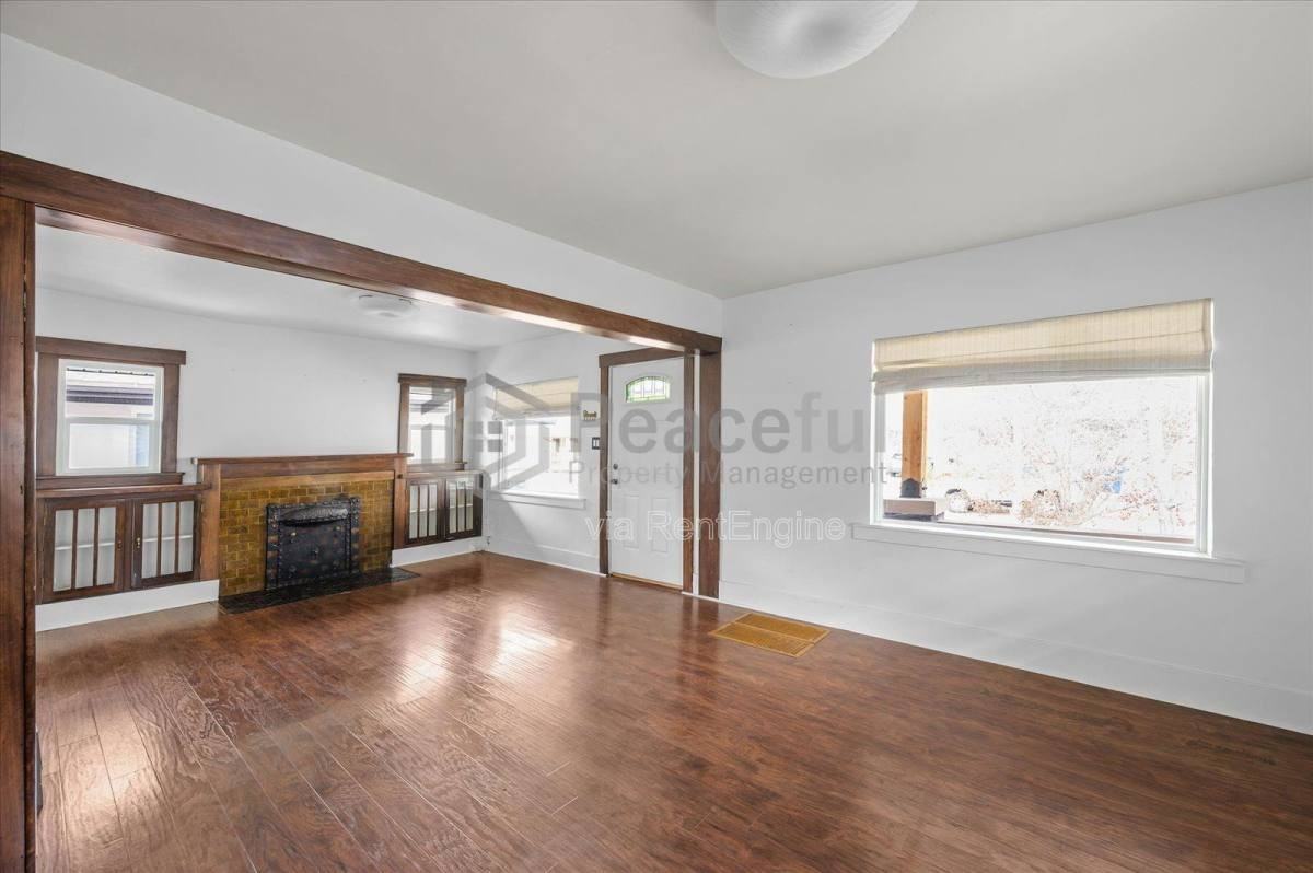 662 E Redondo Ave - Photo 3 of 10