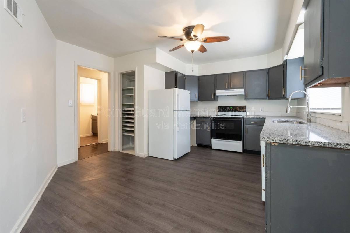 1700 N Harvard Ave #1