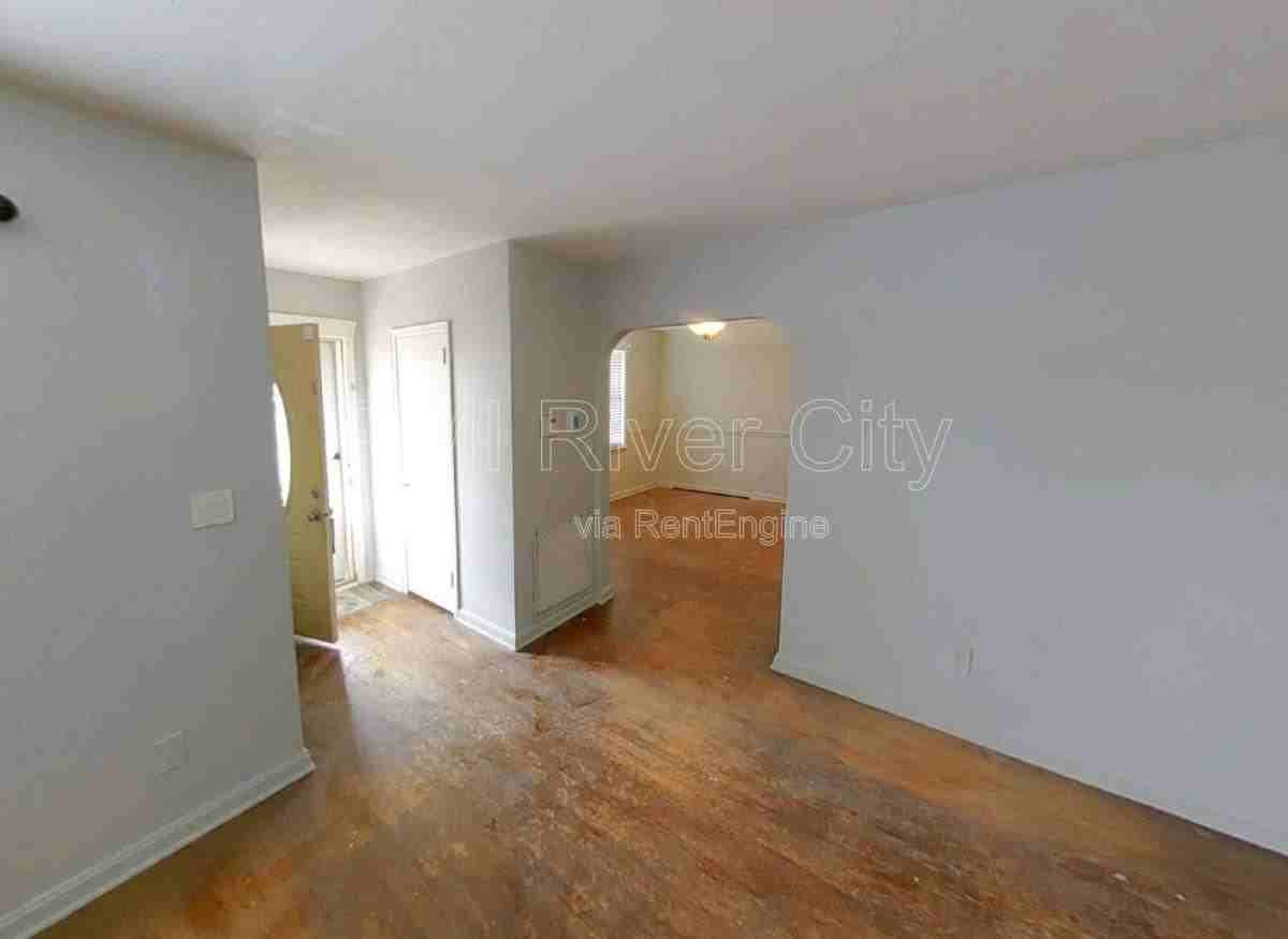433 W 70th St - Photo 3 of 10