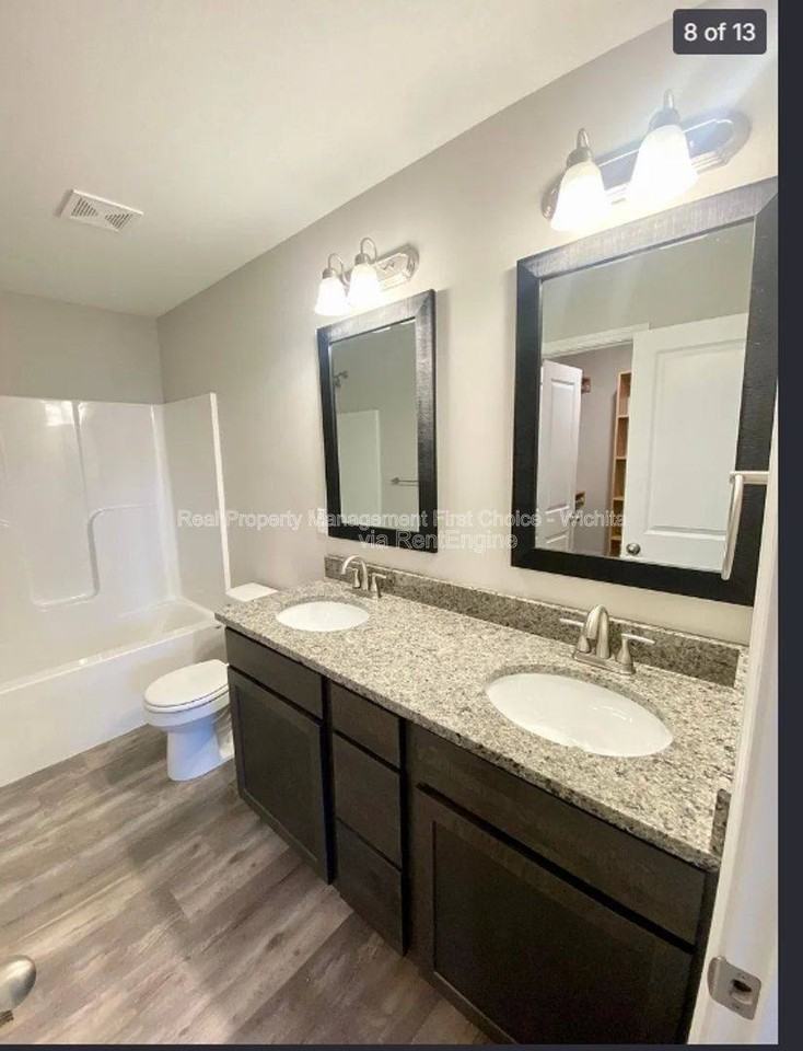 5321 N Toben Ct - Photo 3 of 10