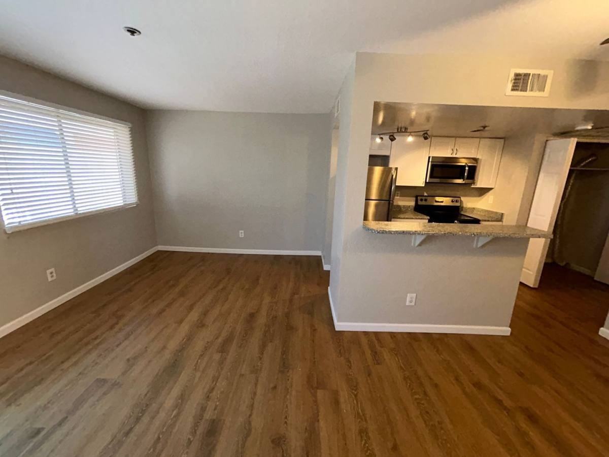 12123 W Bell Rd #338 - Photo 4 of 10