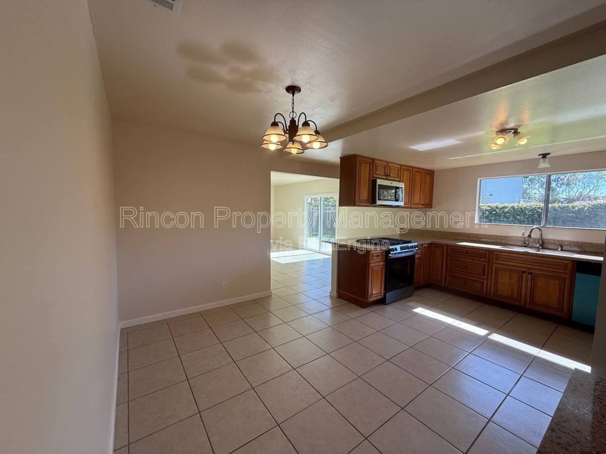 3260 Taffrail Ln - Photo 2 of 10