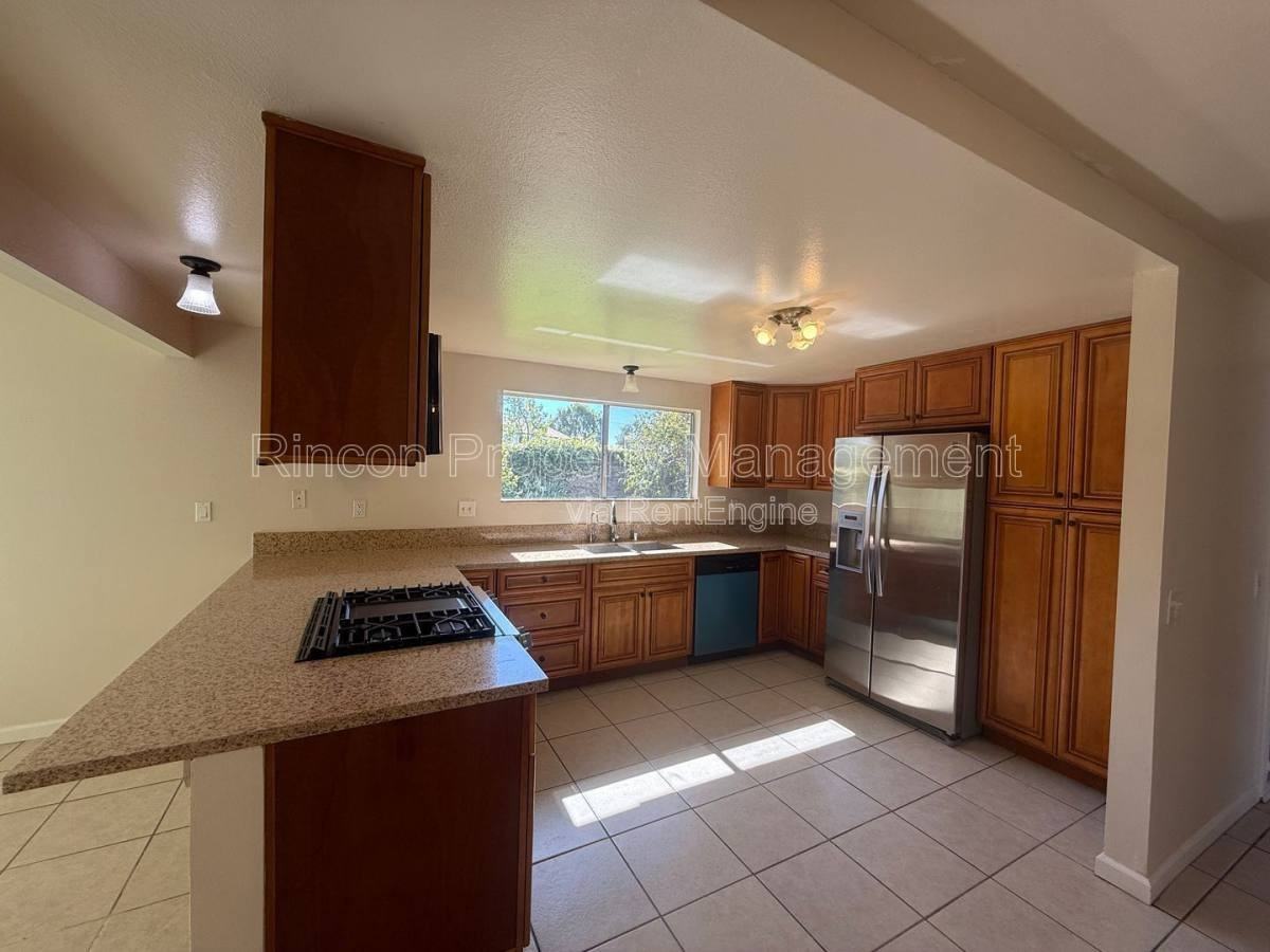 3260 Taffrail Ln - Photo 3 of 10