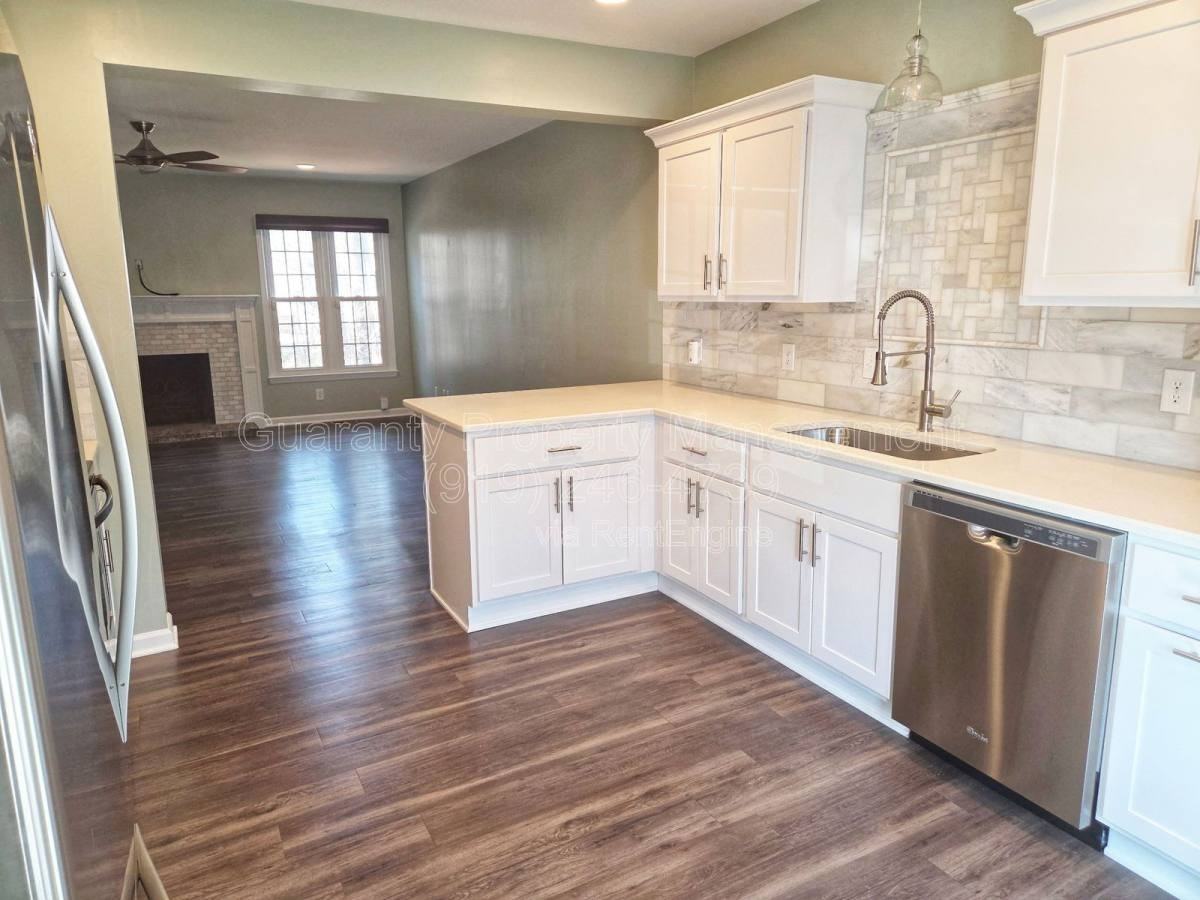 6241 Waterside Ln - Photo 5 of 10