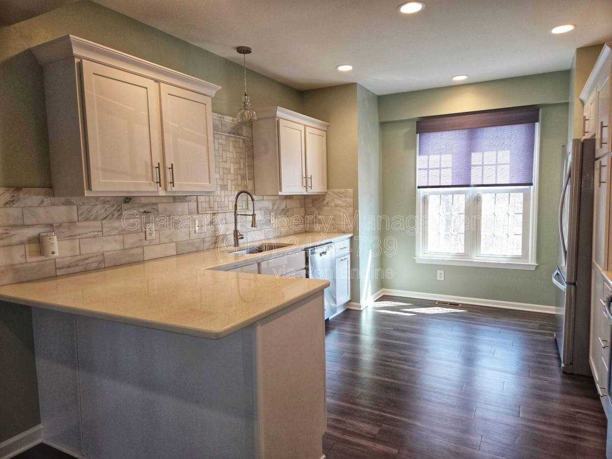 6241 Waterside Ln - Photo 6 of 10