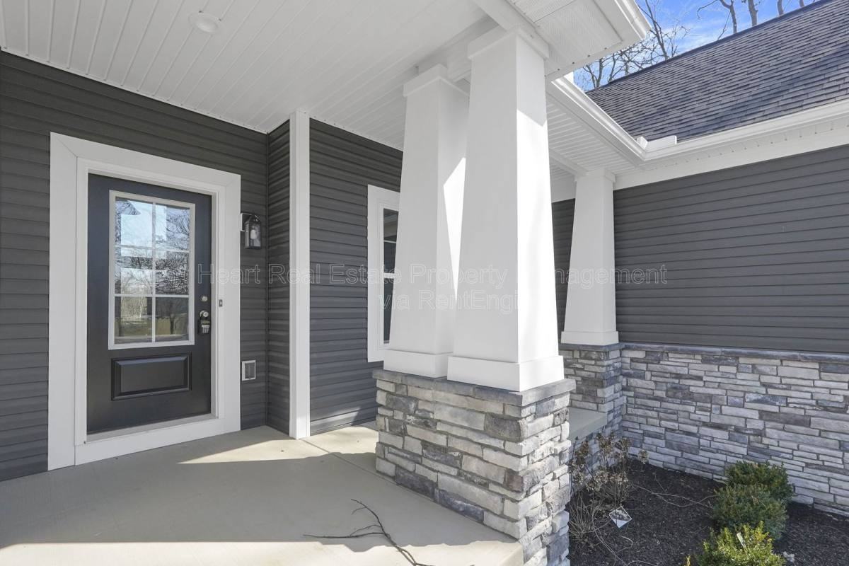 7570 Dublin Rd - Photo 3 of 10