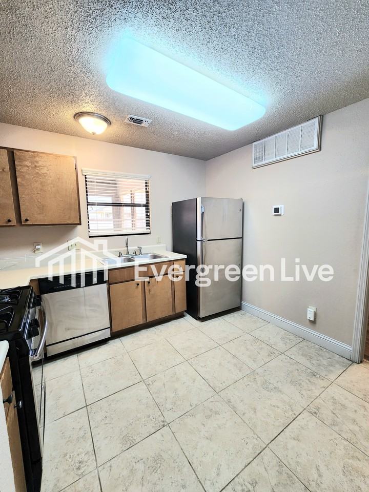 2163 Santa Clara Ct - Photo 7 of 19