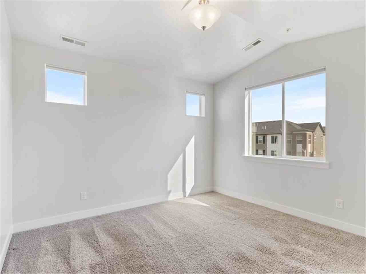 3679 Wn #302 - Photo 6 of 19