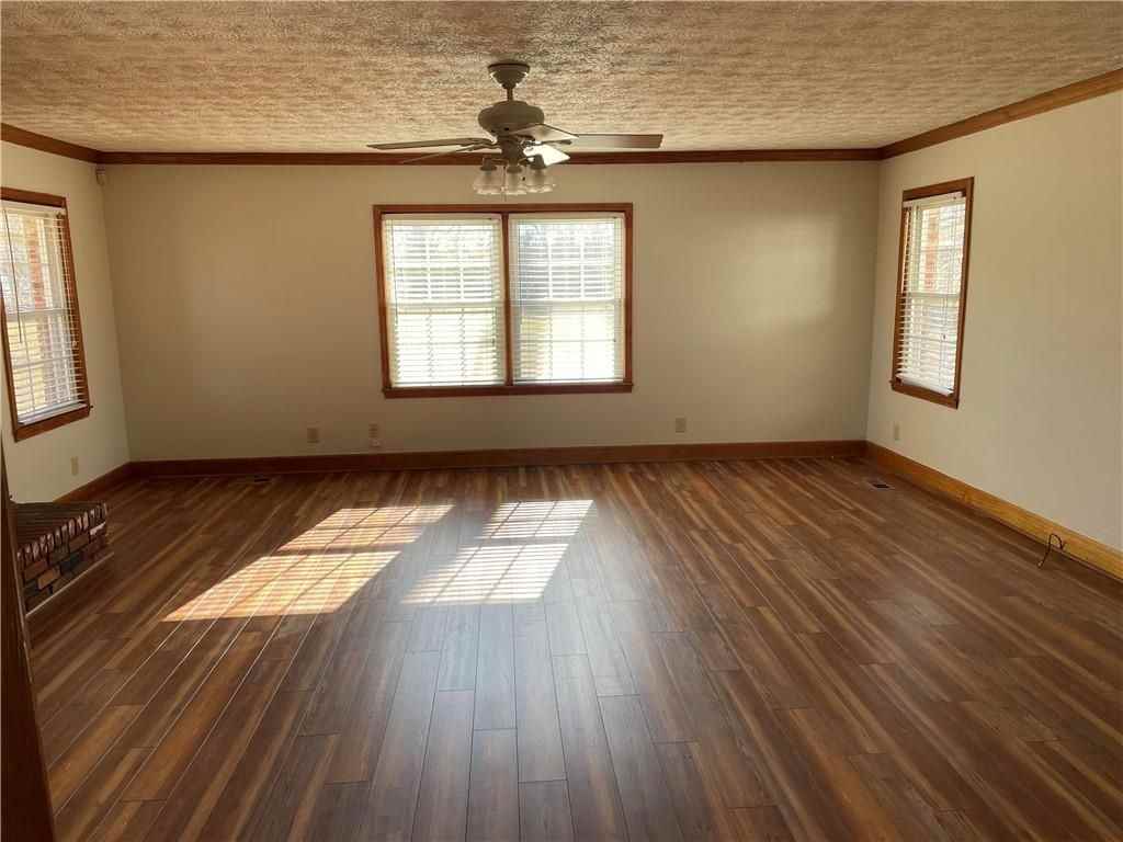 3633 Loganville Hwy - Photo 3 of 32