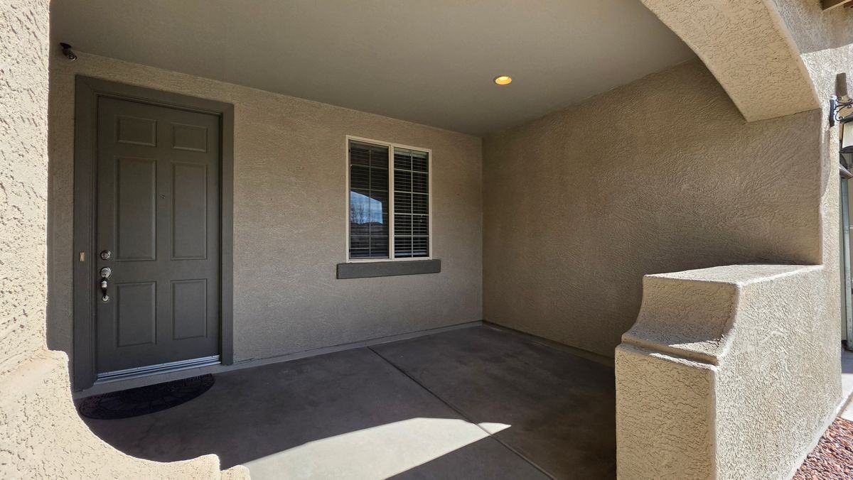 42596 W Cheyenne Dr - Photo 2 of 15