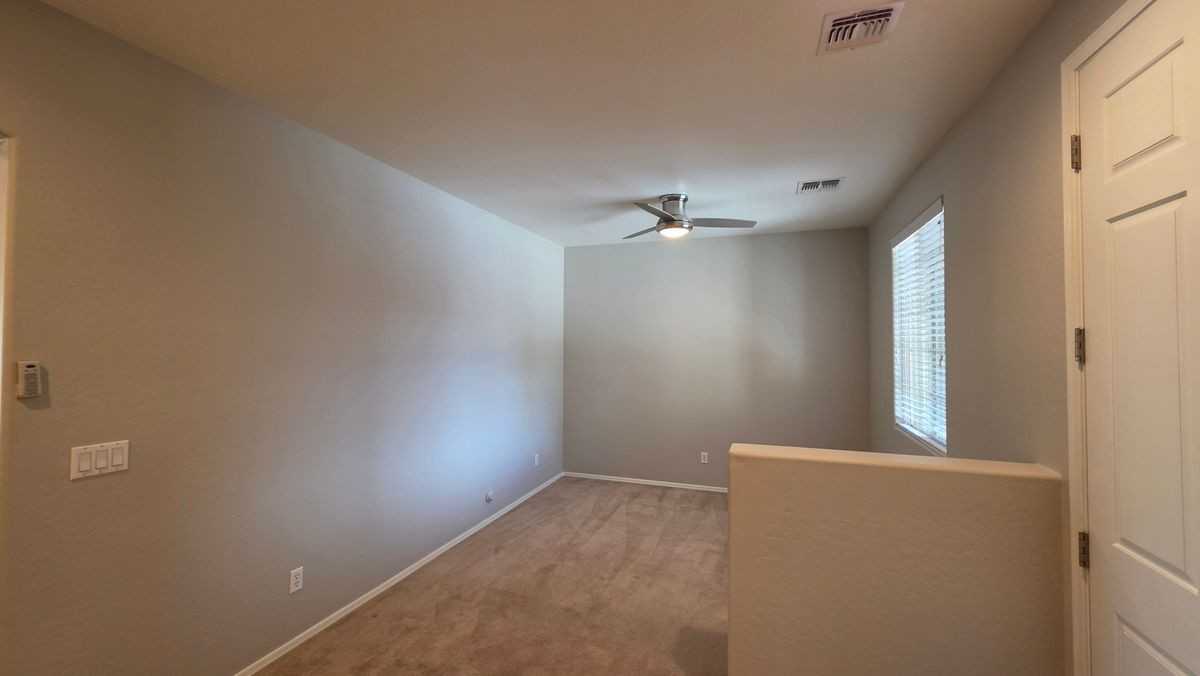 42596 W Cheyenne Dr - Photo 3 of 15