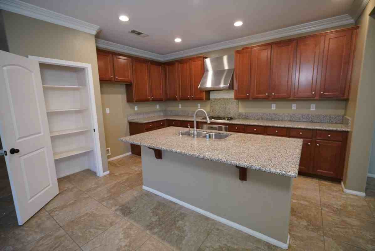 14748 Ella Dr - Photo 5 of 12