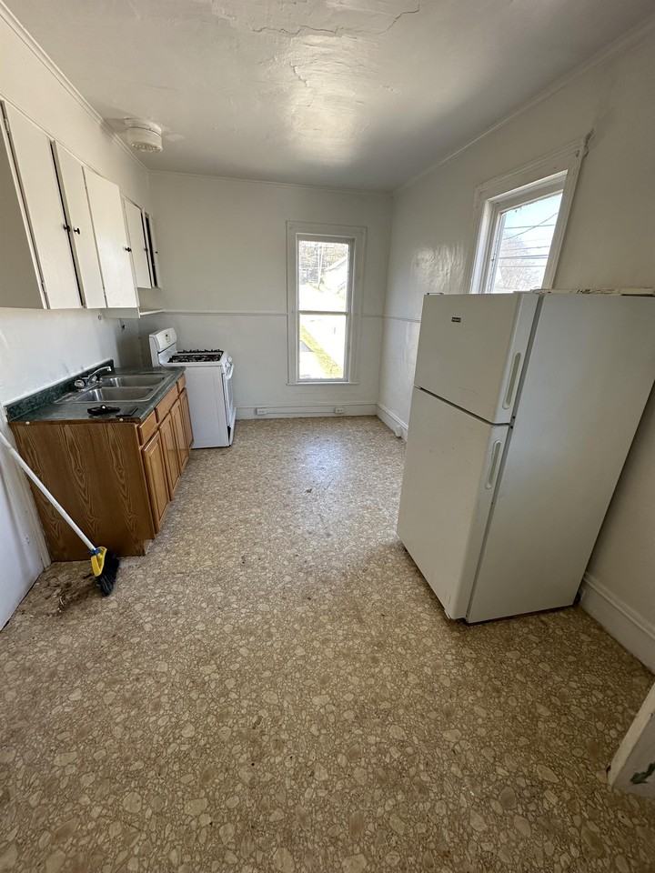 86 Congress St - Photo 2 of 10
