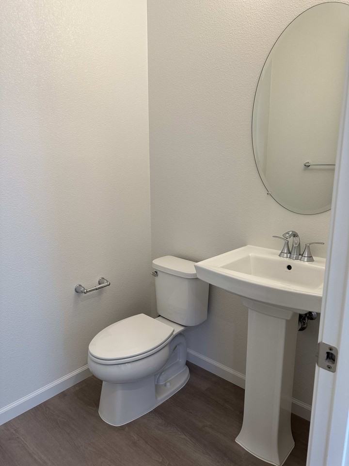 400 Industrial Parkway - Photo 4 of 10