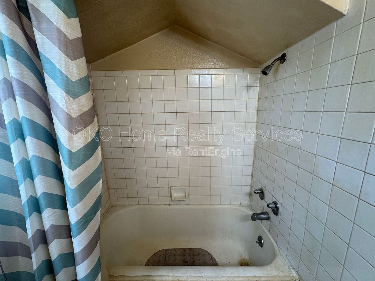 2225 Glen Ellyn St - Photo 6 of 9