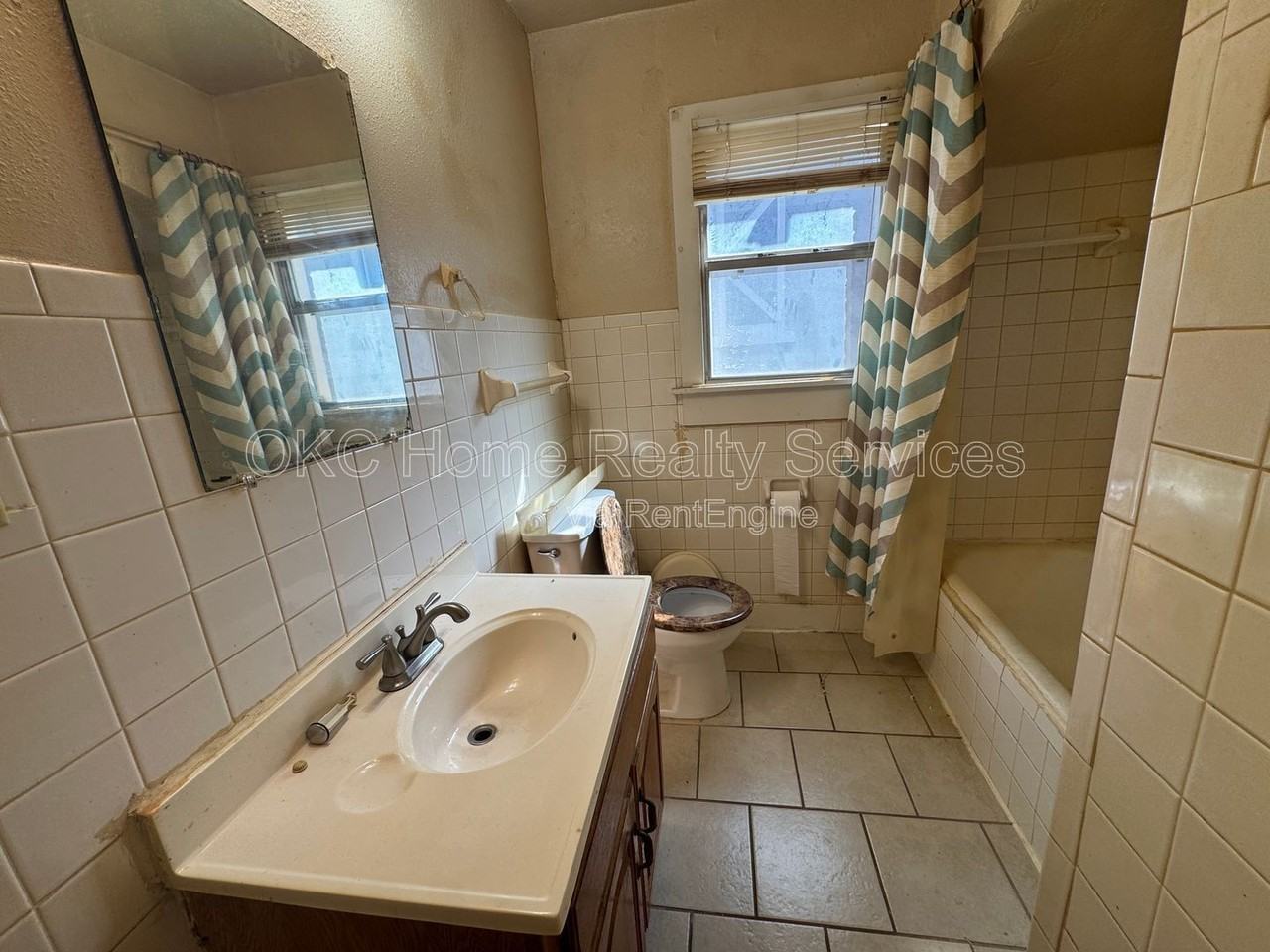 2225 Glen Ellyn St - Photo 7 of 9