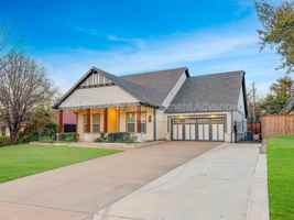 featured image of 313 E 3rd St