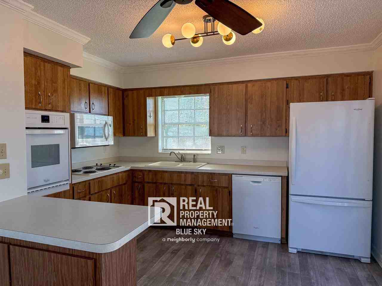 6704 Hickorywood Ln - Photo 3 of 24