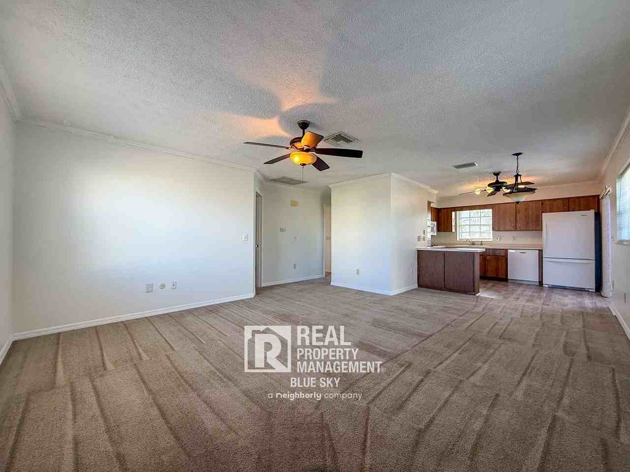 6704 Hickorywood Ln - Photo 4 of 24