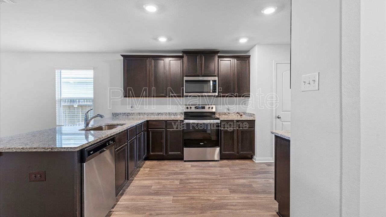 11737 Davalos Ln - Photo 5 of 24