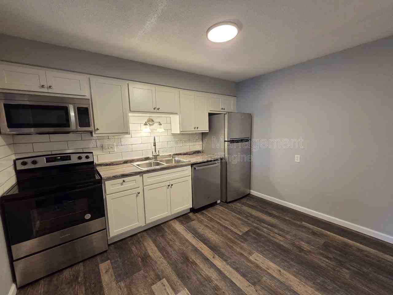 2624 Roseland Ter #23 - Photo 4 of 8