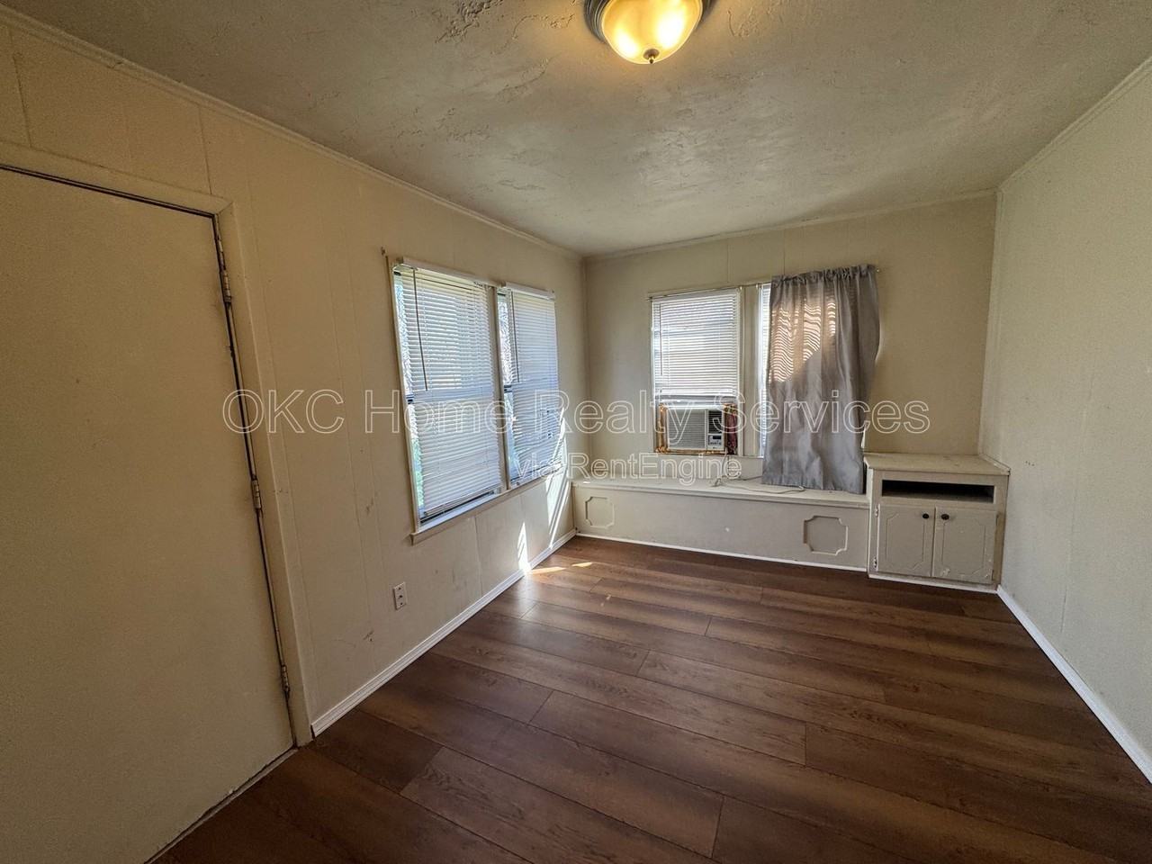 2148 N Stonewall Ave - Photo 3 of 12