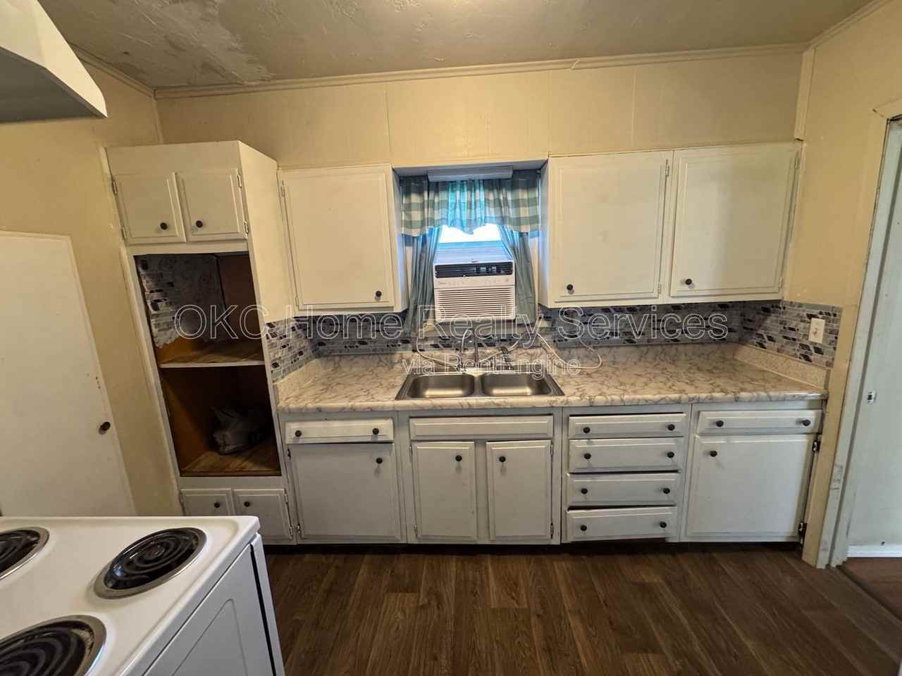 2148 N Stonewall Ave - Photo 6 of 12