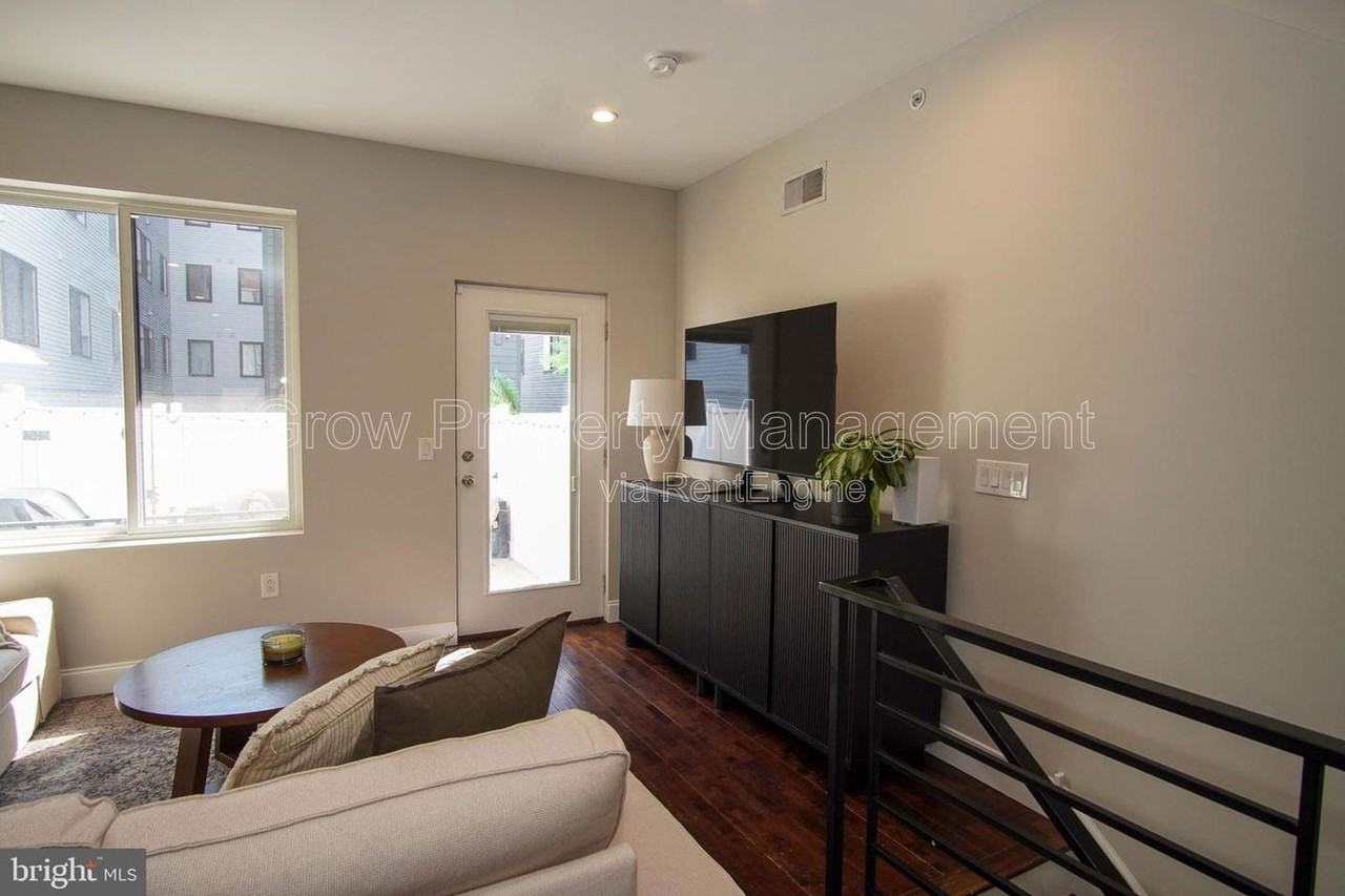 1616 Cambridge St #A - Photo 6 of 26