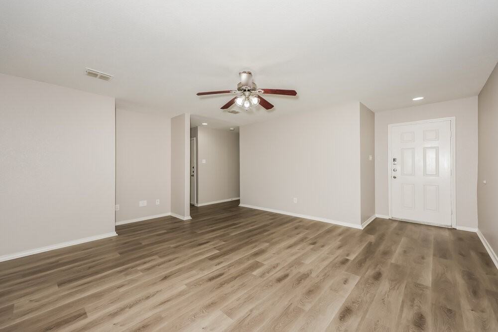 1337 Castle Ridge Rd - Photo 3 of 16