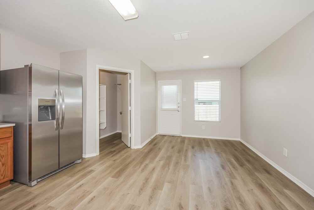 1337 Castle Ridge Rd - Photo 5 of 16