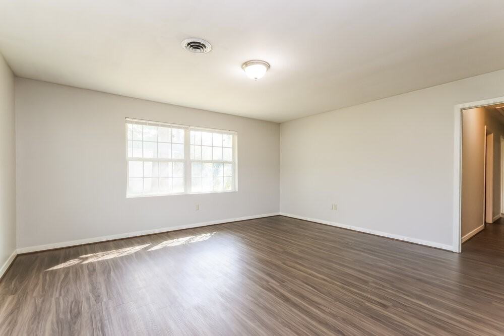 608 Hilliard St - Photo 3 of 16