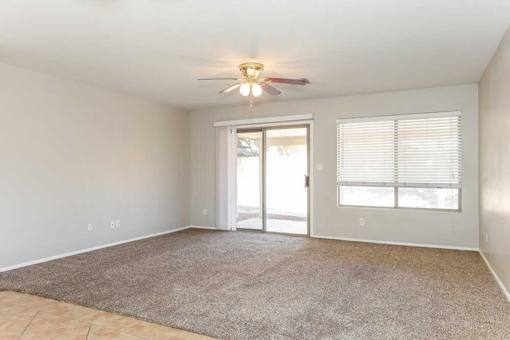 8818 W Salter Dr - Photo 3 of 16
