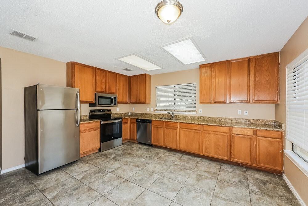 3505 Chapel Pointe Trl - Photo 7 of 17