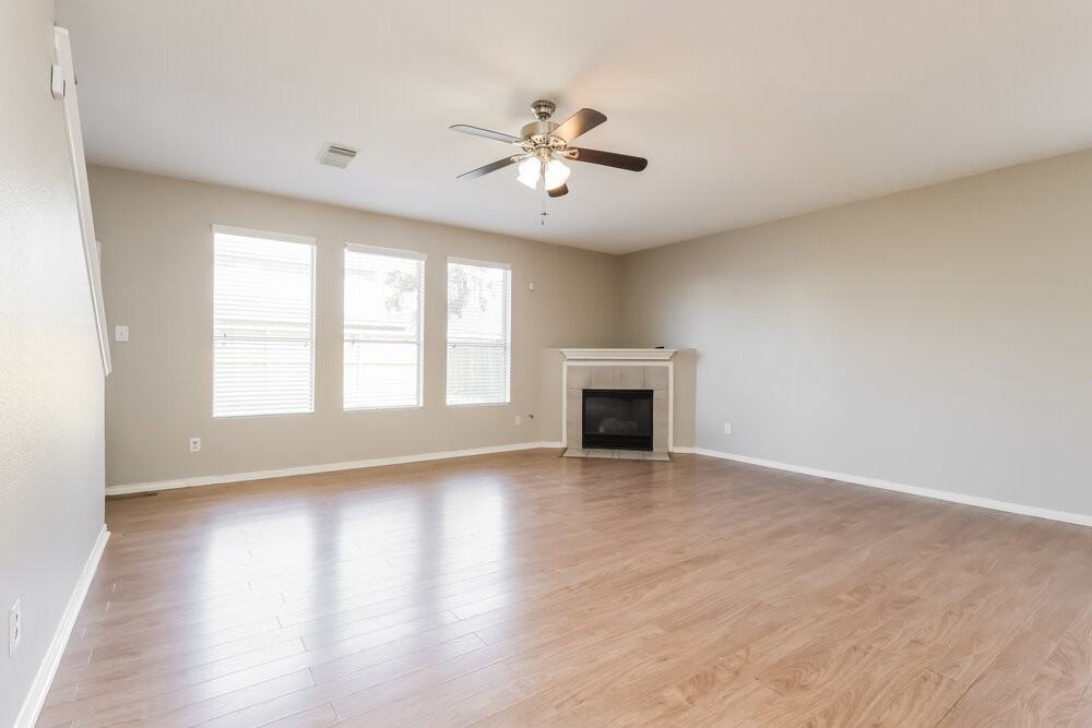 12131 English Brook Cir - Photo 5 of 17