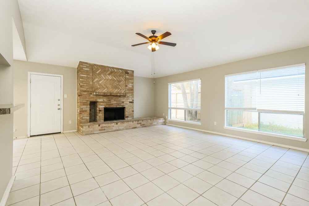 4831 Owens Creek Ln - Photo 3 of 16