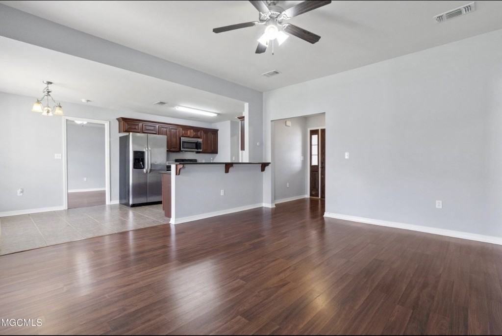 3005 Sydney St - Photo 7 of 23