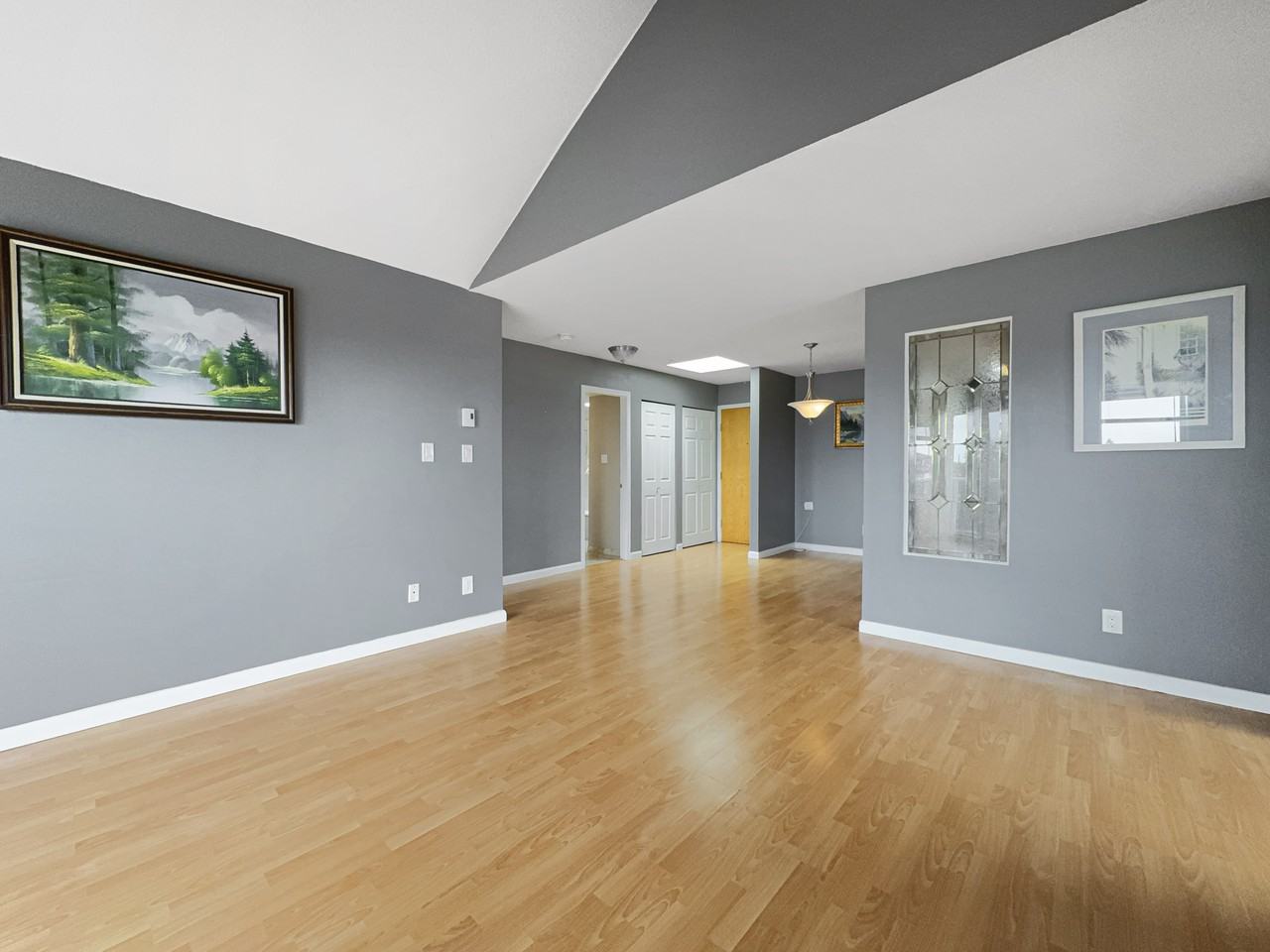 5335 Hastings Street - Photo 3 of 18