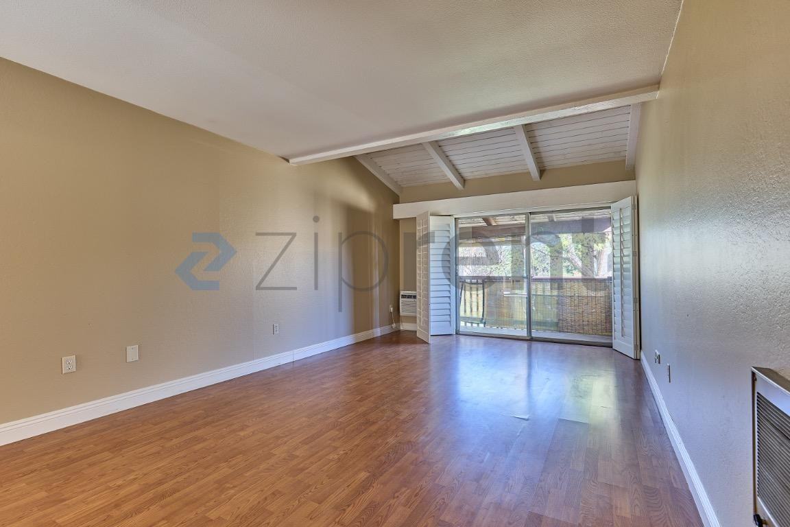 1010 W Macarthur Blvd #47 - Photo 4 of 22