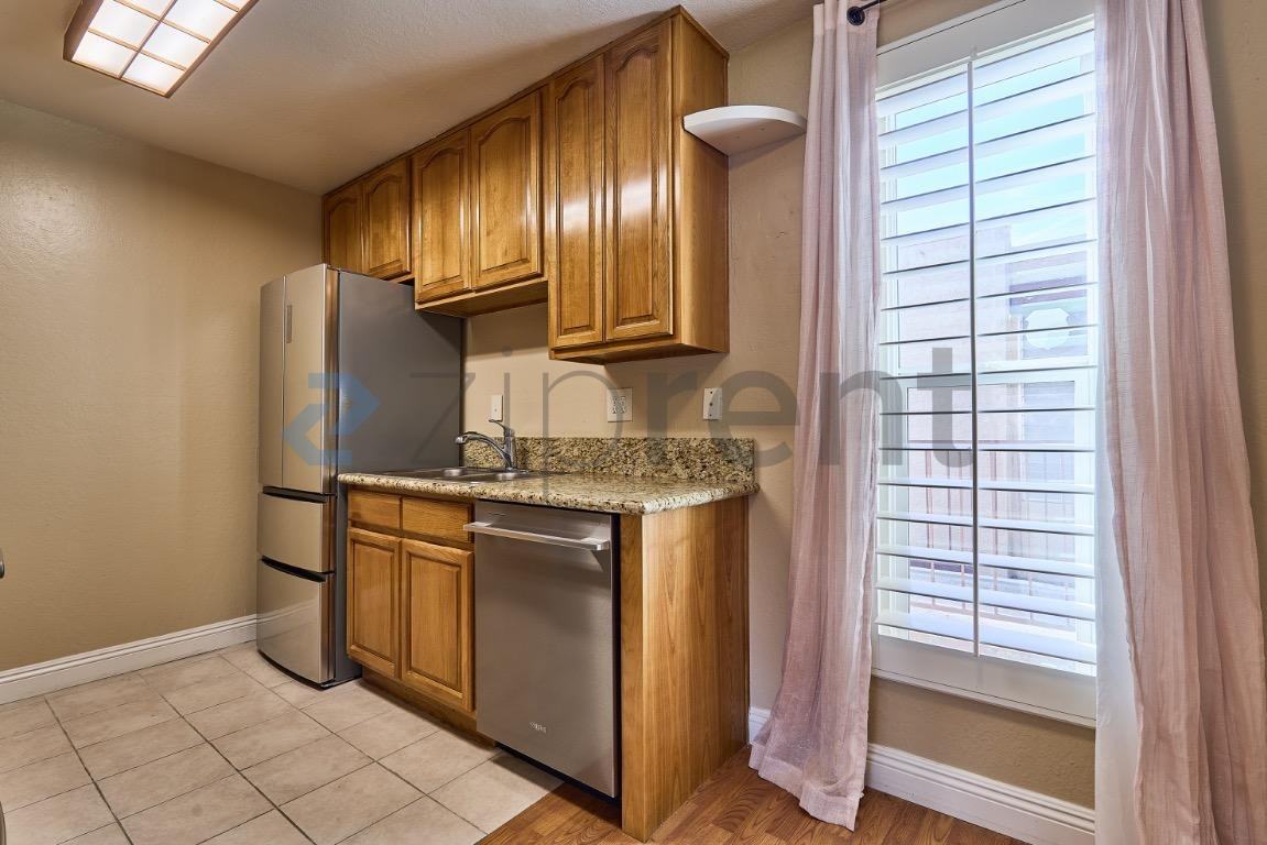 1010 W Macarthur Blvd #47 - Photo 7 of 22