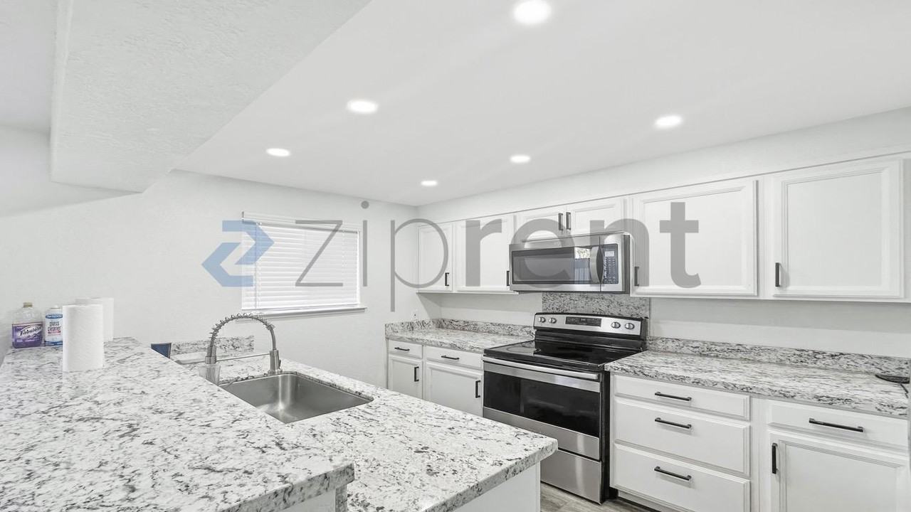 5188 E Ashlan Ave #132 - Photo 5 of 23