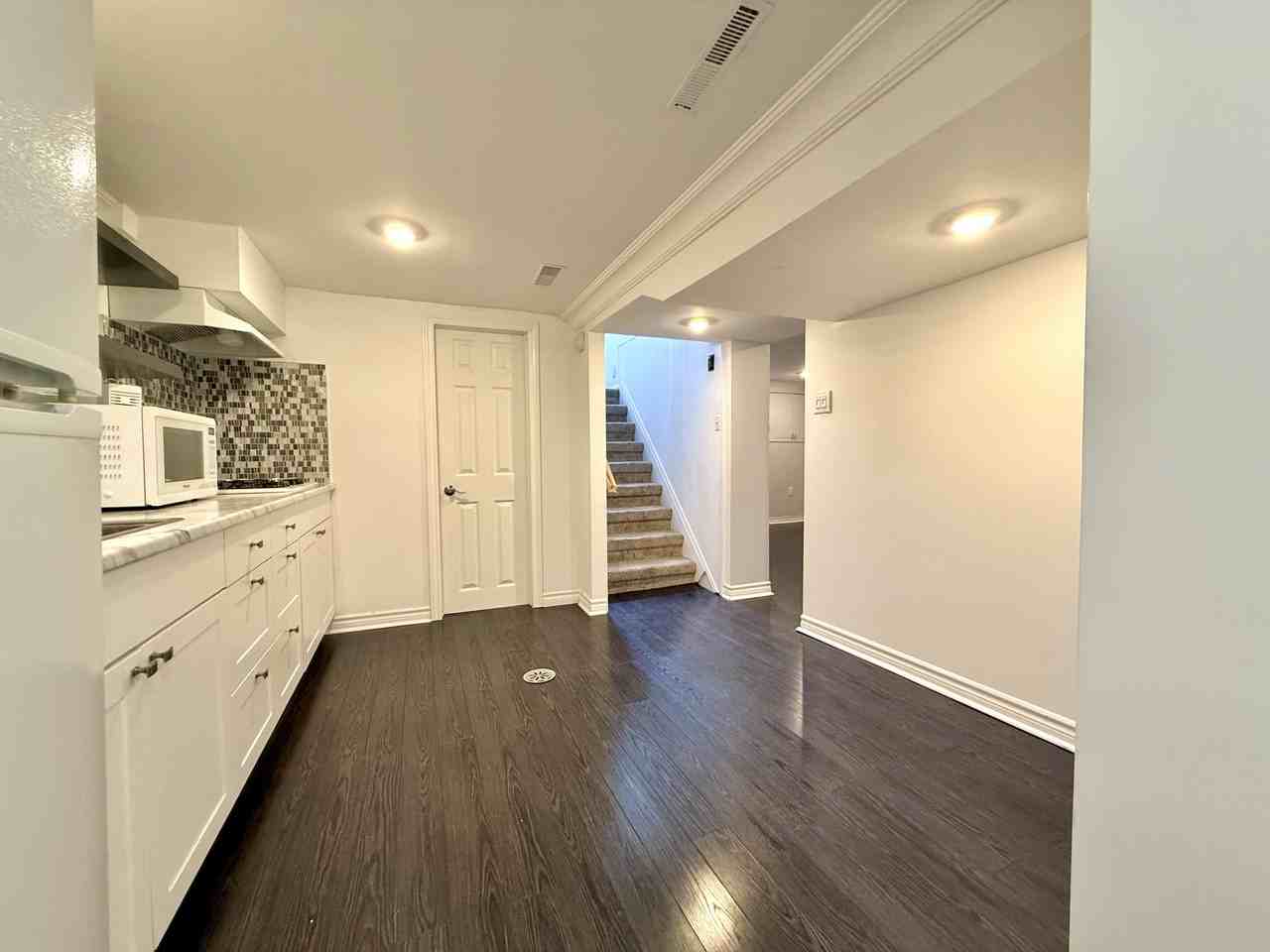 16 Ridgeview Ave #2 - Photo 5 of 13