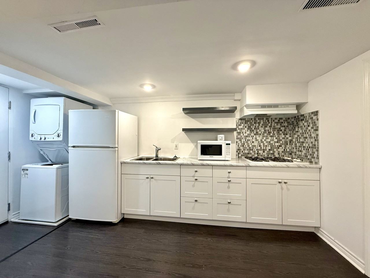 16 Ridgeview Ave #2 - Photo 7 of 13