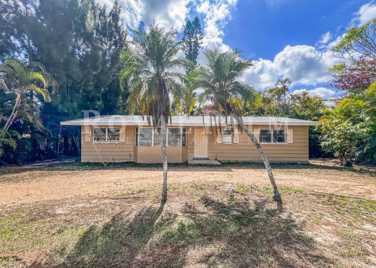 7300 Barragan Rd - Photo 3 of 32