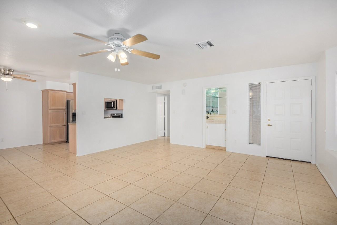 11017 N 109th Way - Photo 3 of 29