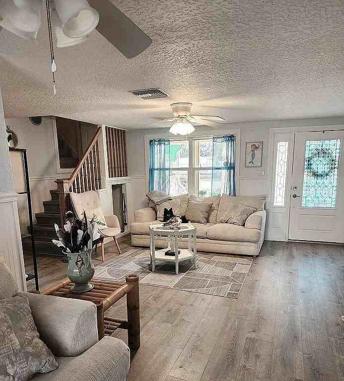 5507 Darlene St - Photo 4 of 14